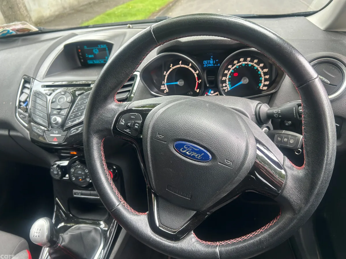 Ford Fiesta Hatchback, Petrol, 2015, Black