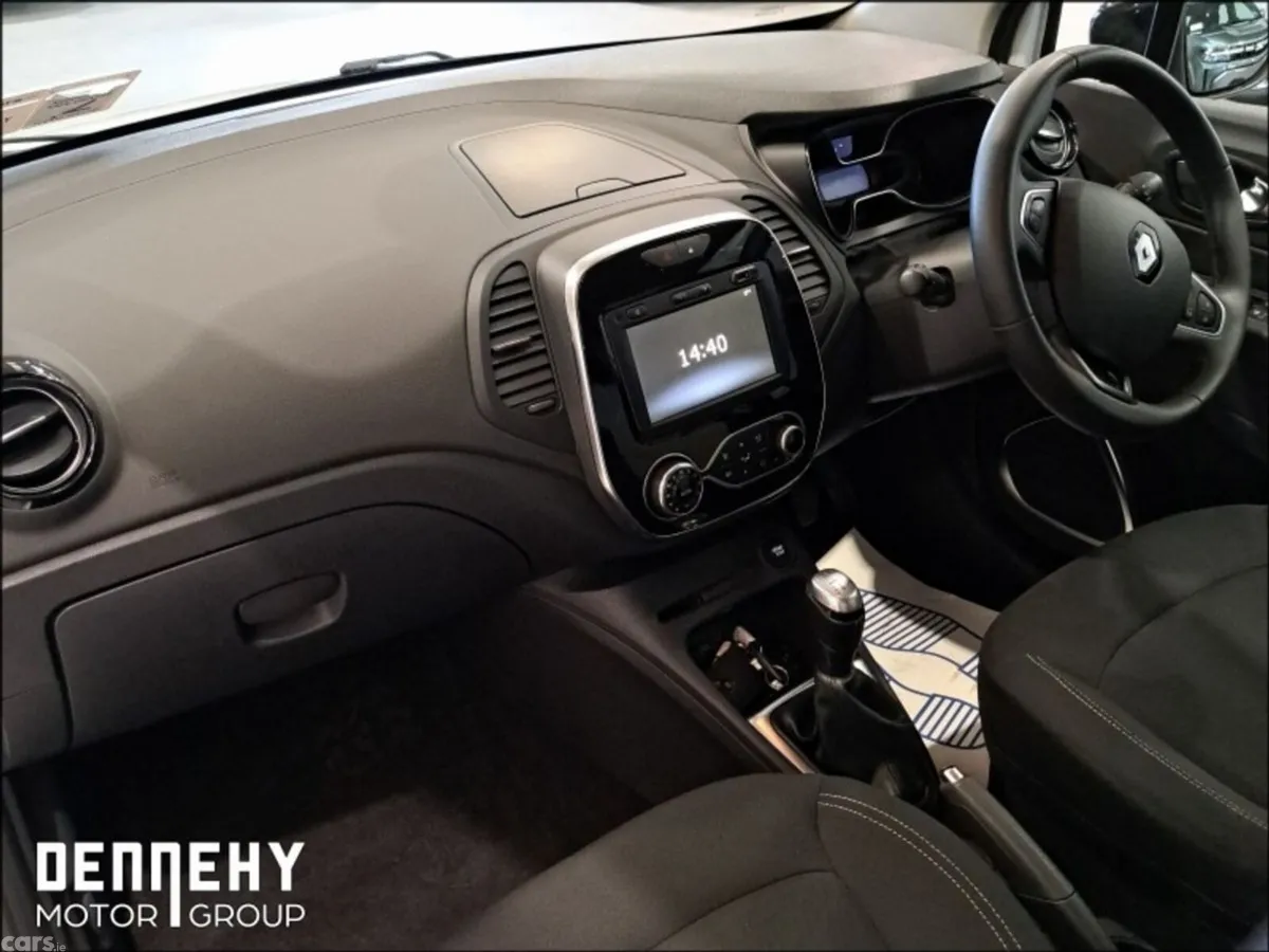 Renault Captur Hatchback, Petrol, 2020, White