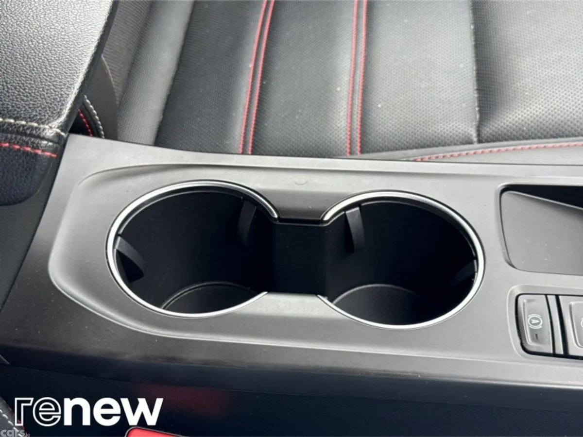 Renault Arkana Hatchback, Petrol, 2022, Red