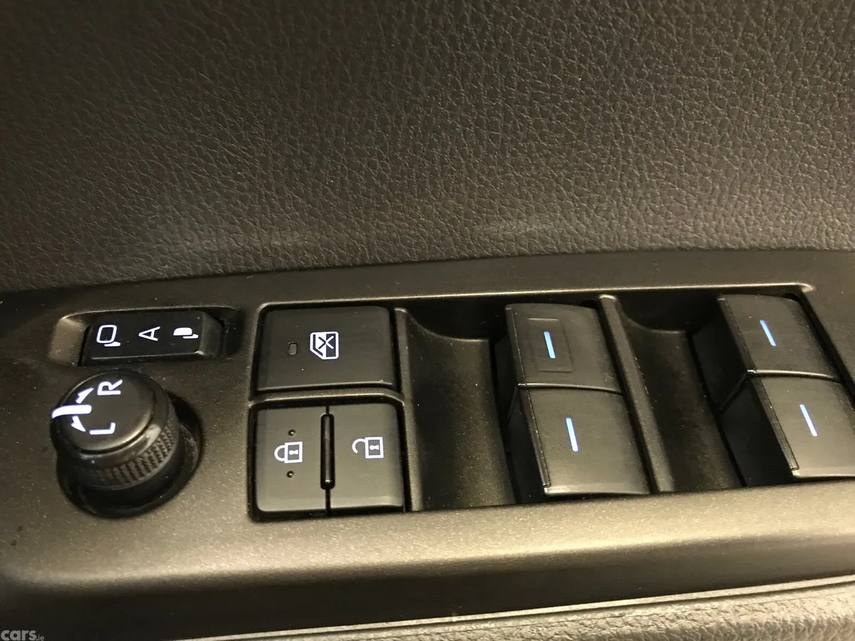 Toyota Camry Saloon, Petrol Hybrid, 2021, Grey