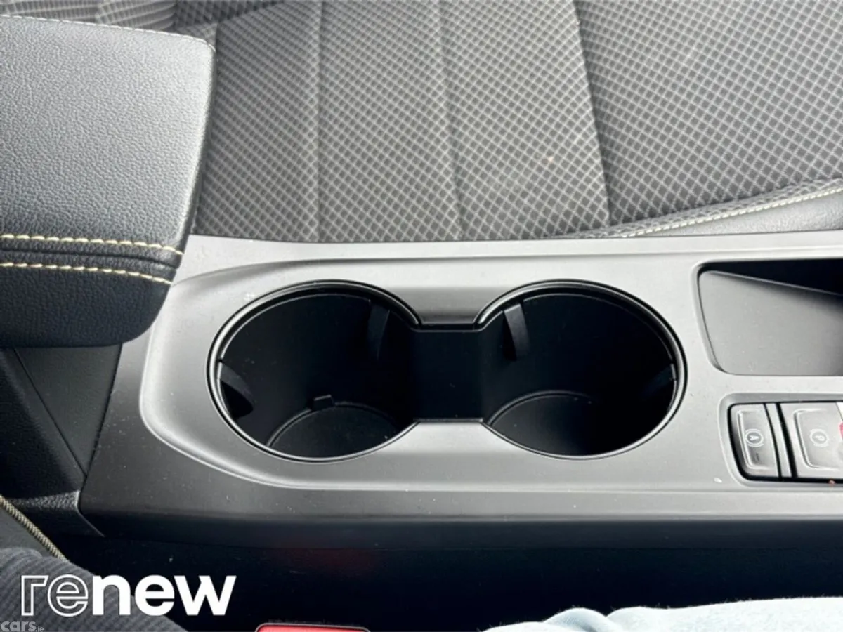 Renault Arkana Hatchback, Petrol Hybrid, 2025, Blue