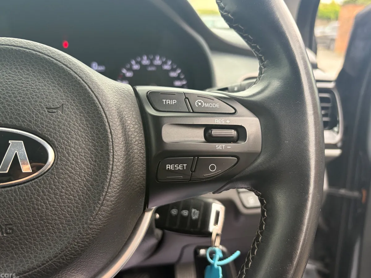 Kia Stonic Hatchback, Petrol, 2021, Grey