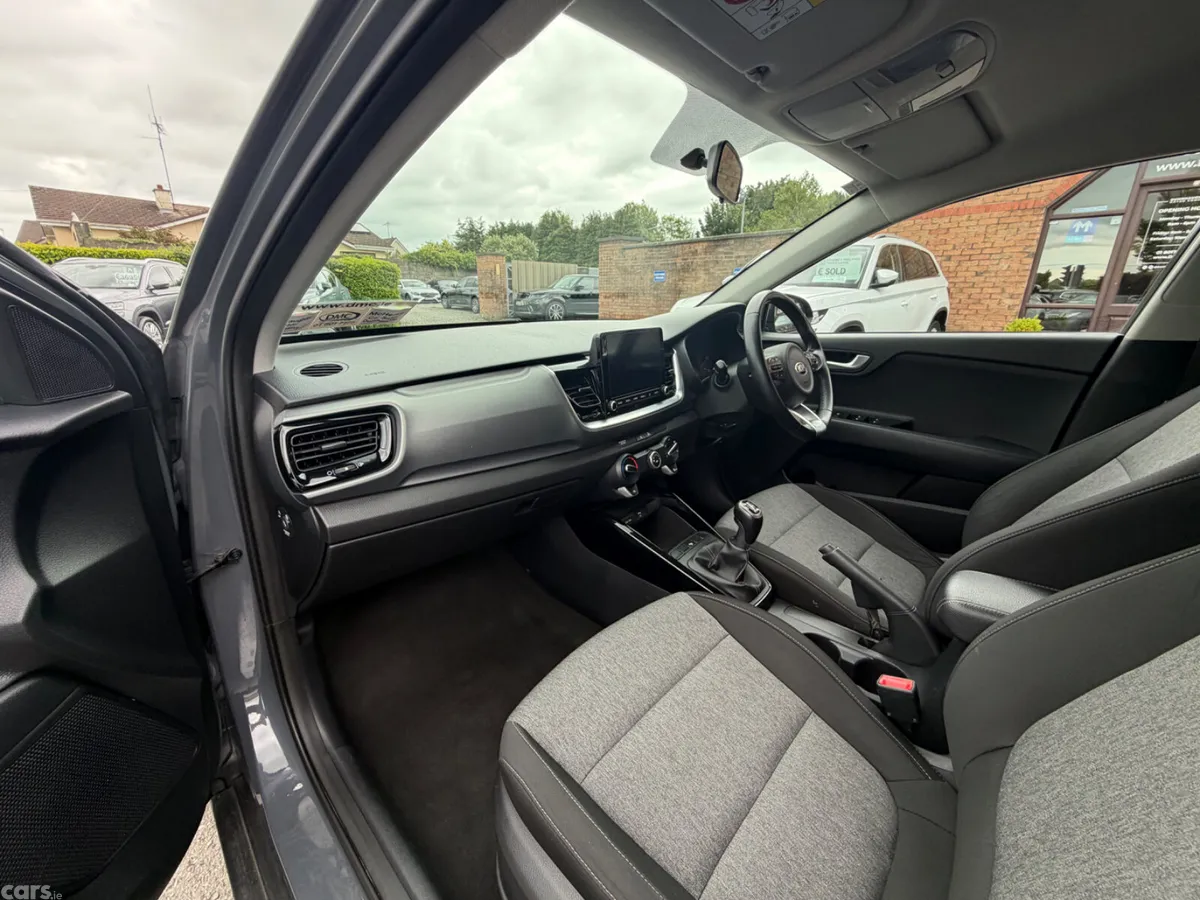Kia Stonic Hatchback, Petrol, 2021, Grey