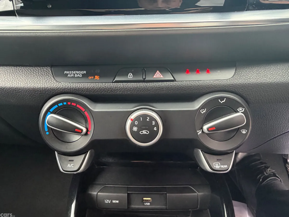 Kia Stonic Hatchback, Petrol, 2021, Grey