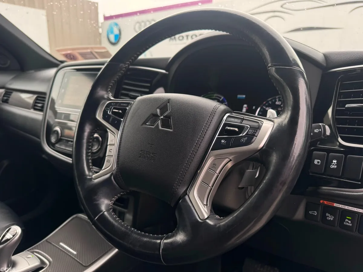 Mitsubishi Outlander SUV, Petrol Plug-in Hybrid, 2019, Black