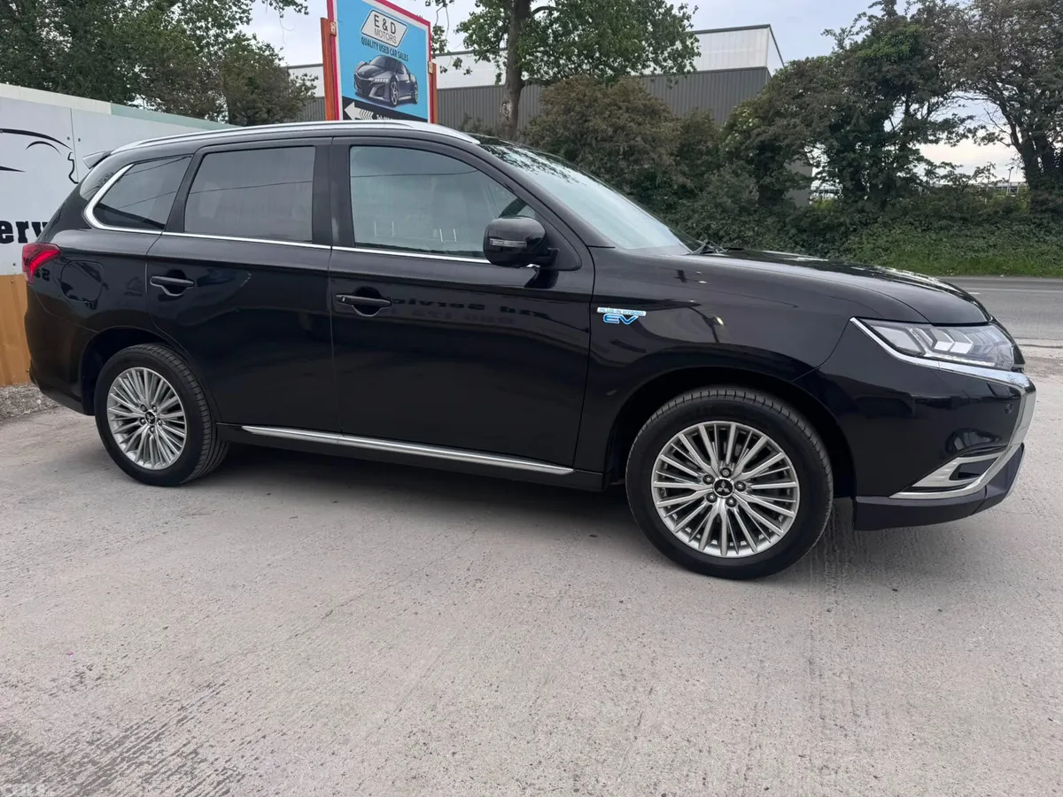 Mitsubishi Outlander SUV, Petrol Plug-in Hybrid, 2019, Black