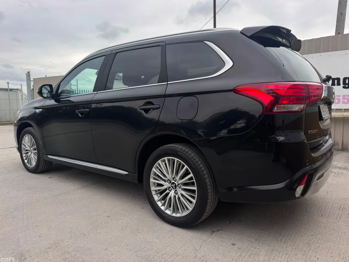 Mitsubishi Outlander SUV, Petrol Plug-in Hybrid, 2019, Black