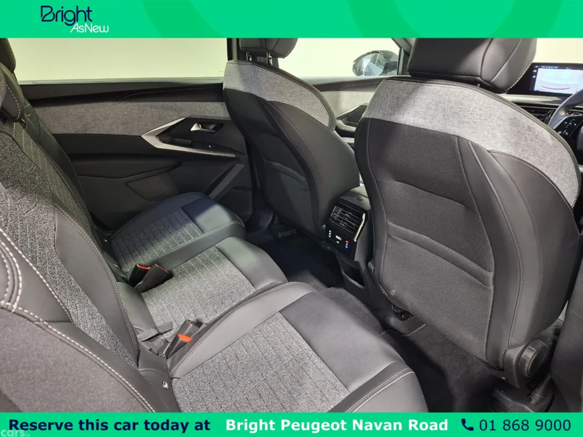 Peugeot 5008 MPV, Petrol, 2026, Blue