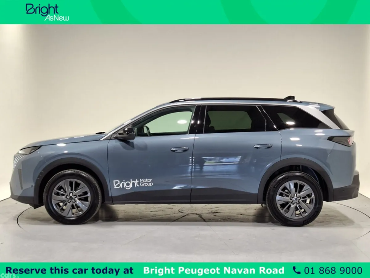 Peugeot 5008 MPV, Petrol, 2026, Blue
