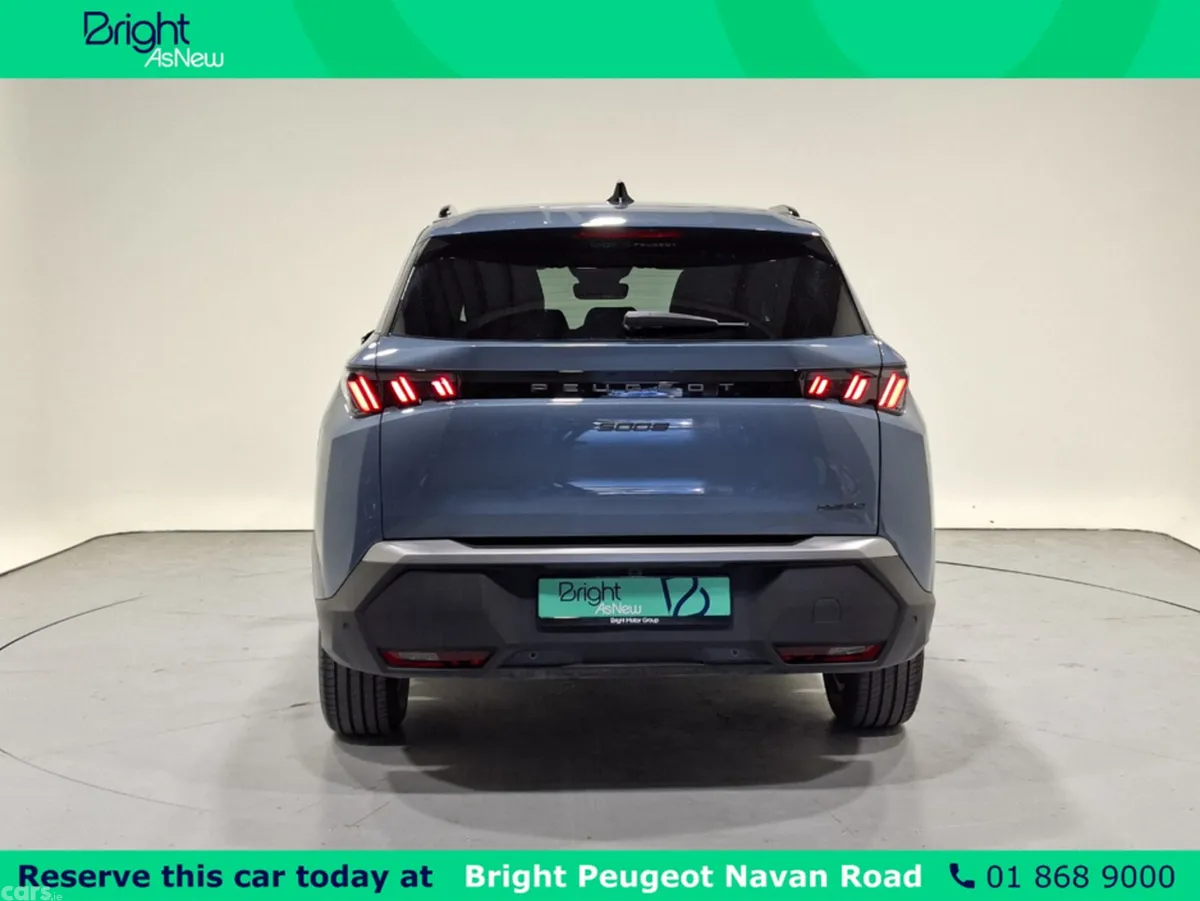 Peugeot 5008 MPV, Petrol, 2026, Blue