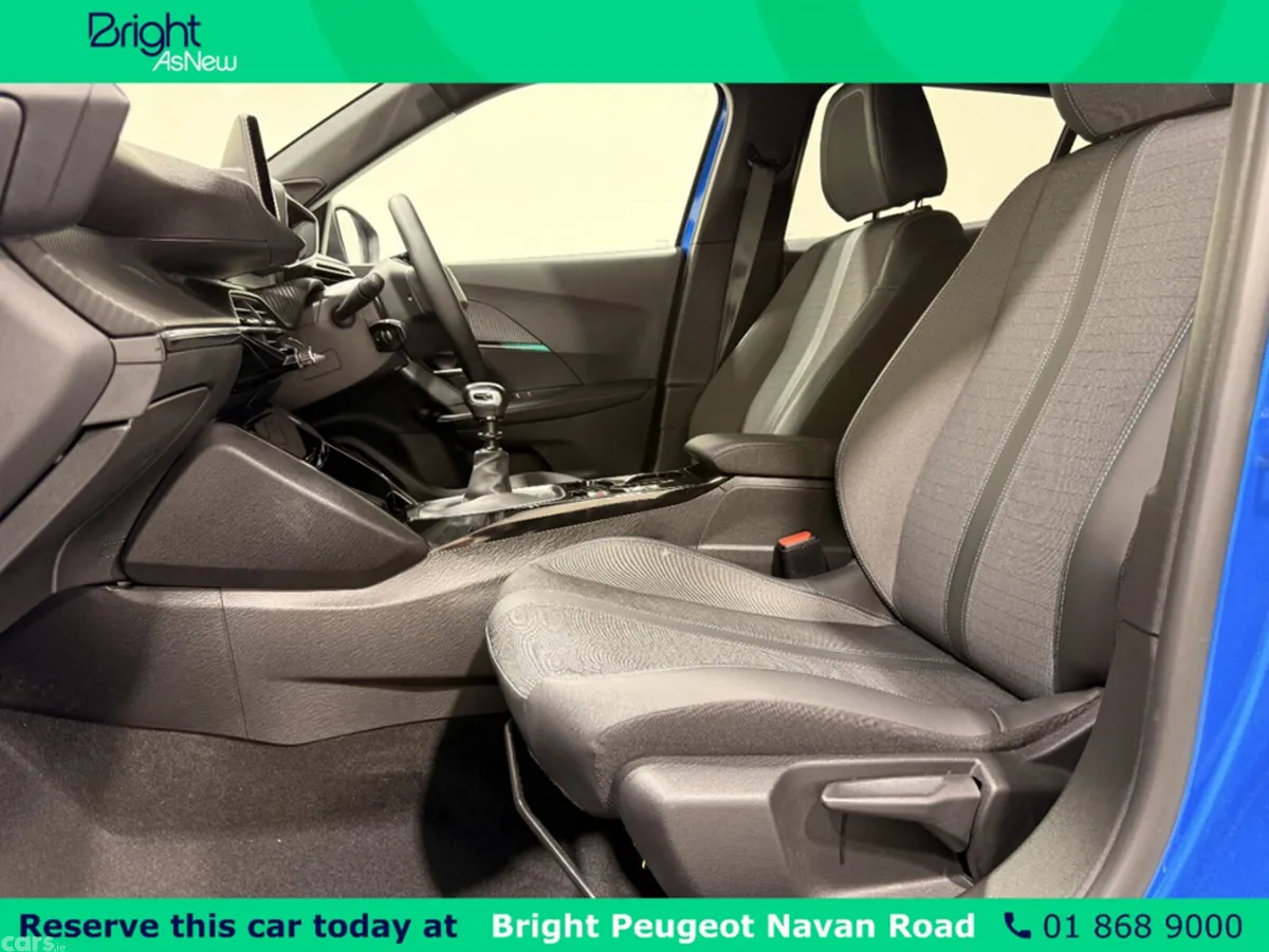 Peugeot 2008 MPV, Petrol, 2023, Blue