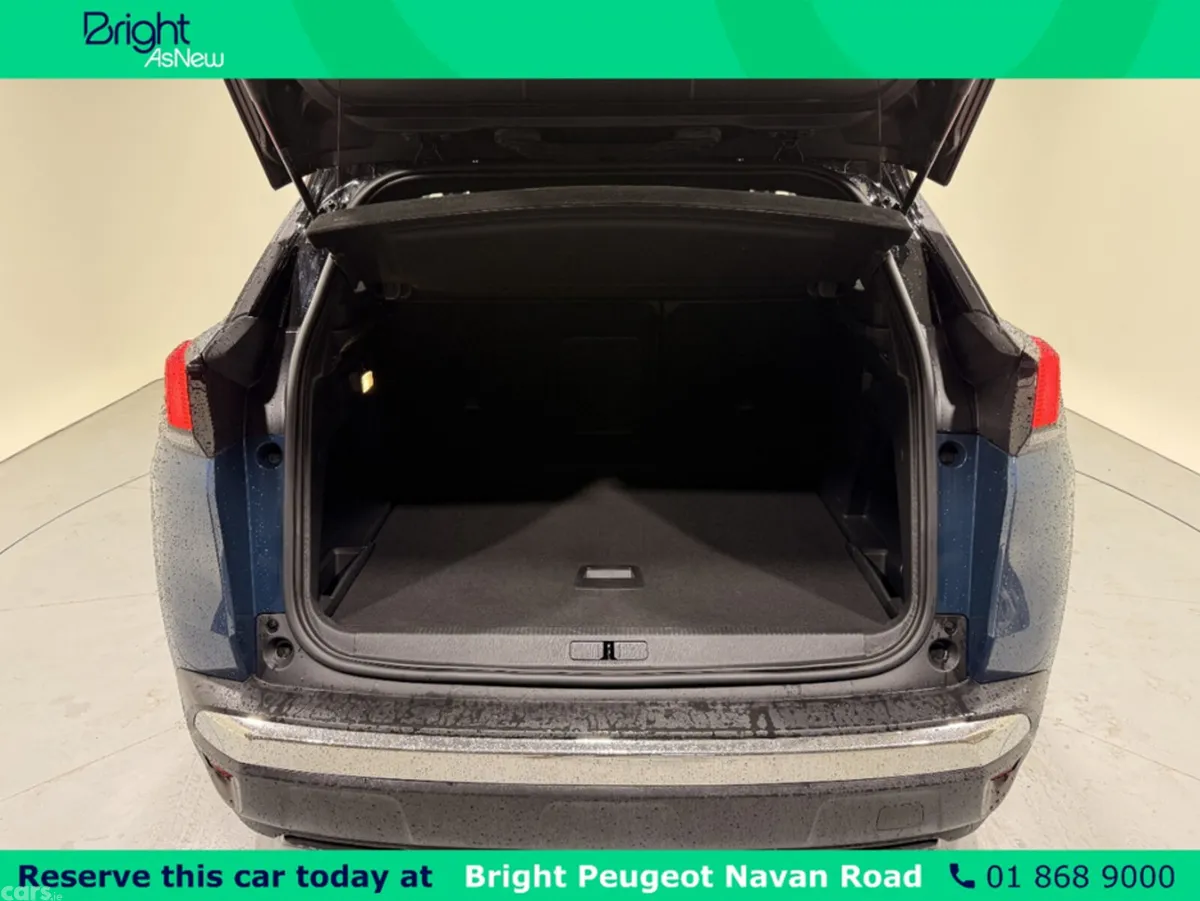 Peugeot 3008 MPV, Petrol, 2023, Blue