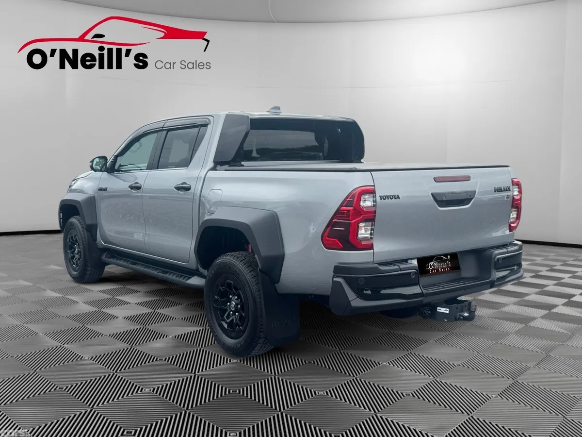 Toyota Hilux Pick Up, Diesel, 2025, Grey