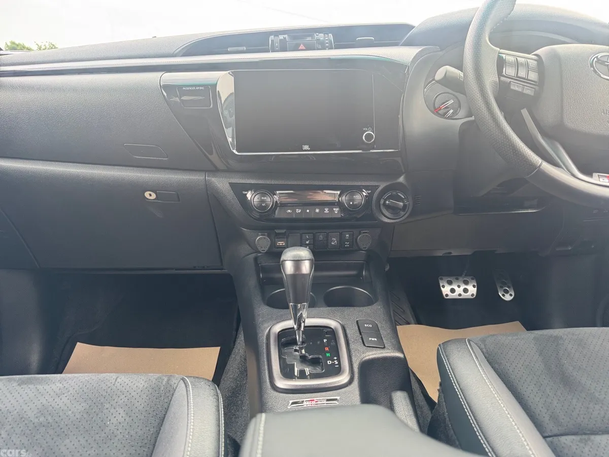 Toyota Hilux Pick Up, Diesel, 2025, Grey