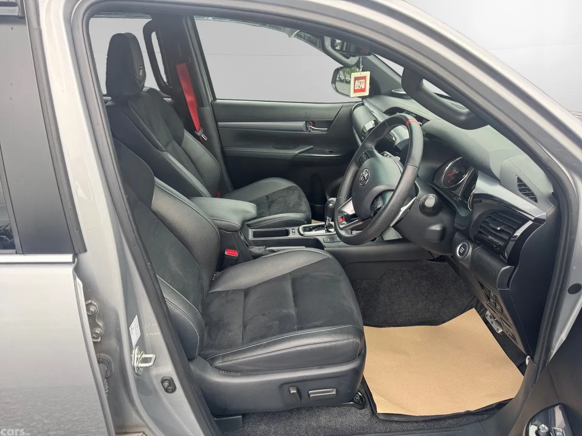 Toyota Hilux Pick Up, Diesel, 2025, Grey