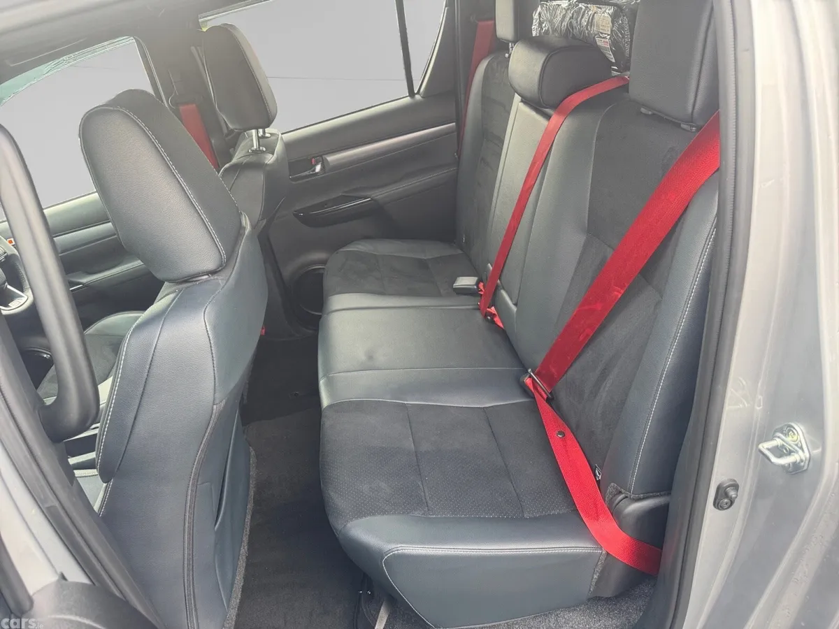 Toyota Hilux Pick Up, Diesel, 2025, Grey
