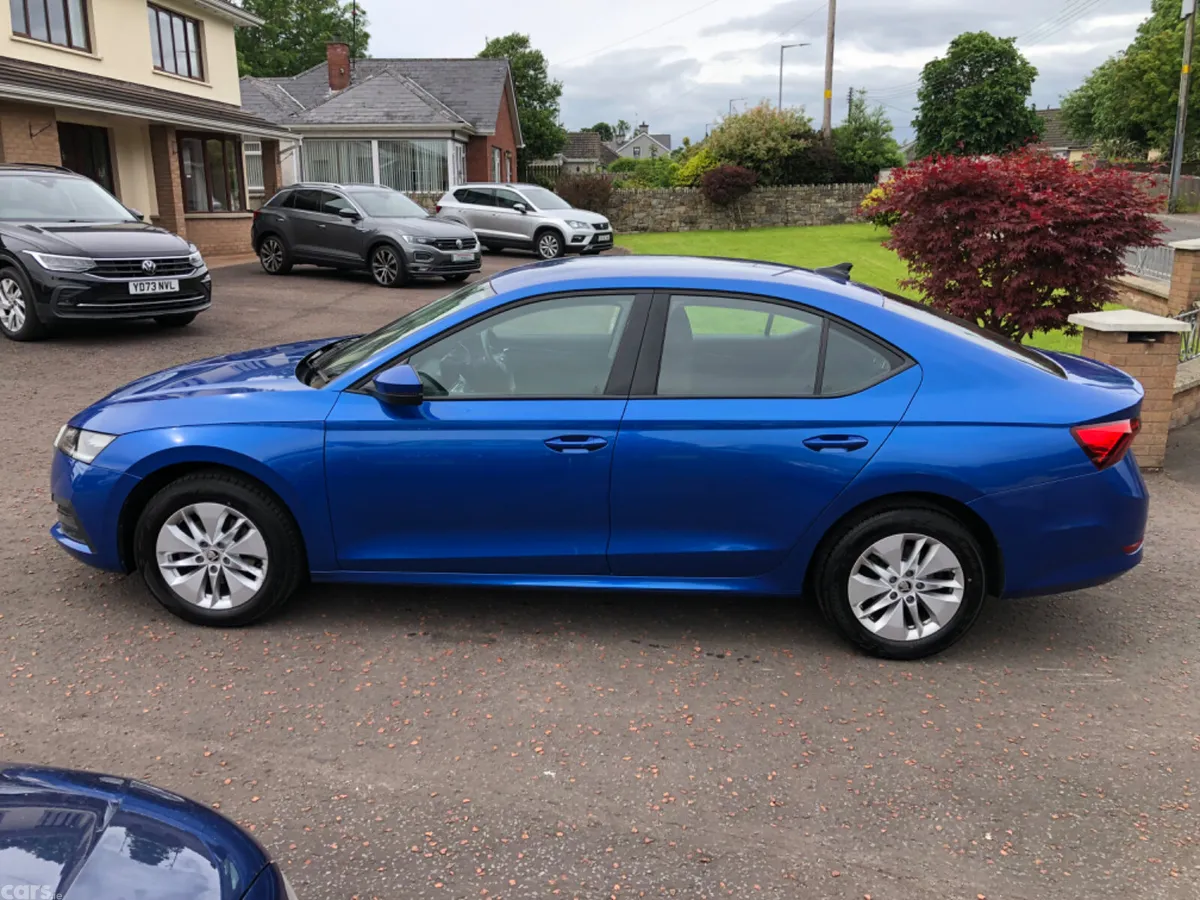 Skoda Octavia Hatchback, Diesel, 2023, Blue