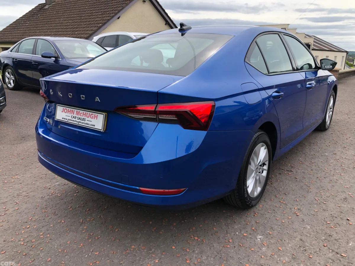Skoda Octavia Hatchback, Diesel, 2023, Blue