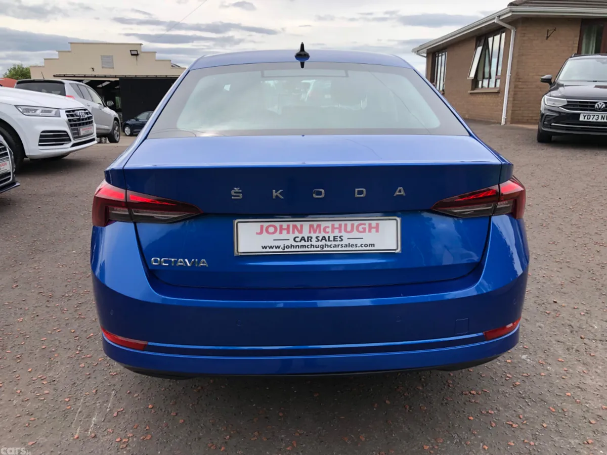 Skoda Octavia Hatchback, Diesel, 2023, Blue