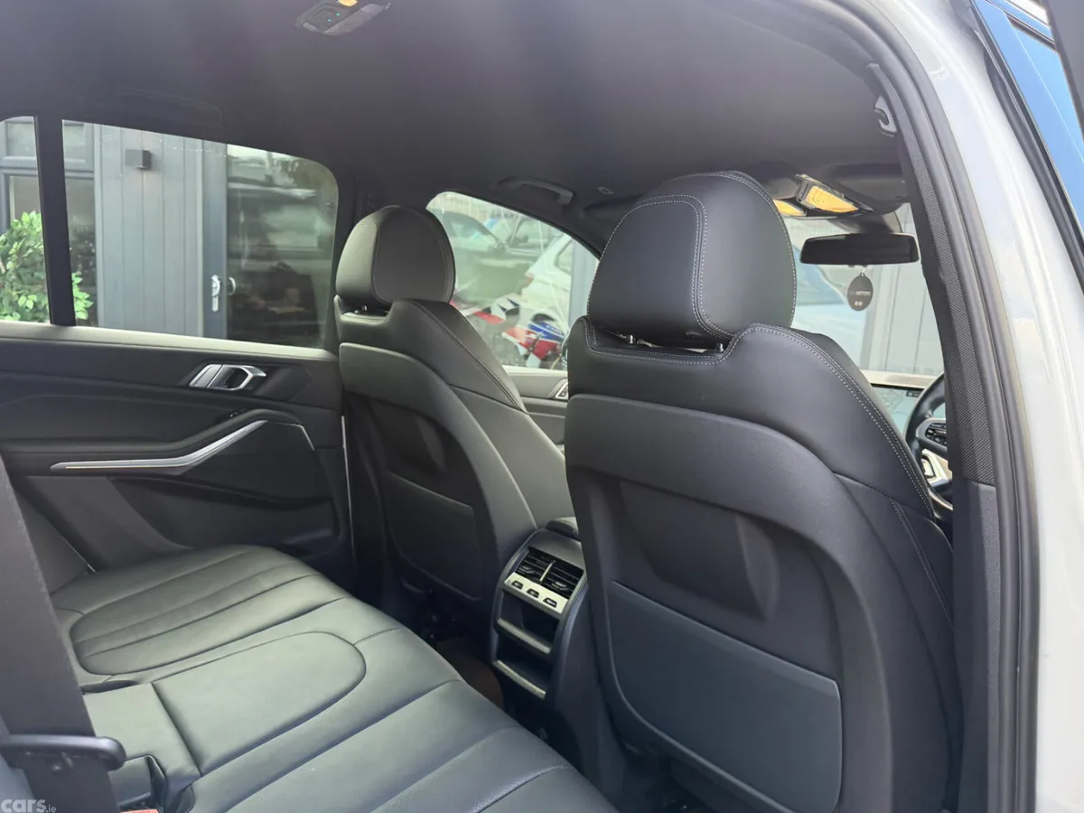 BMW X5 SUV, Petrol Hybrid, 2022, White