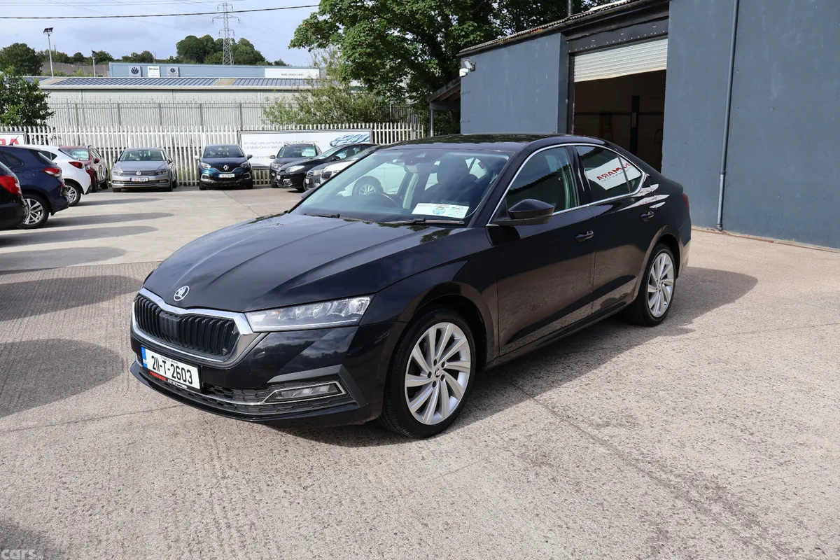 Skoda Octavia Saloon, Diesel, 2021, Black