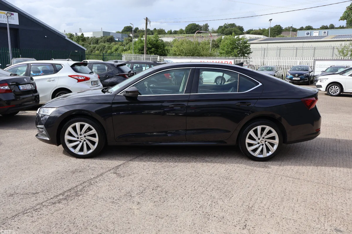 Skoda Octavia Saloon, Diesel, 2021, Black
