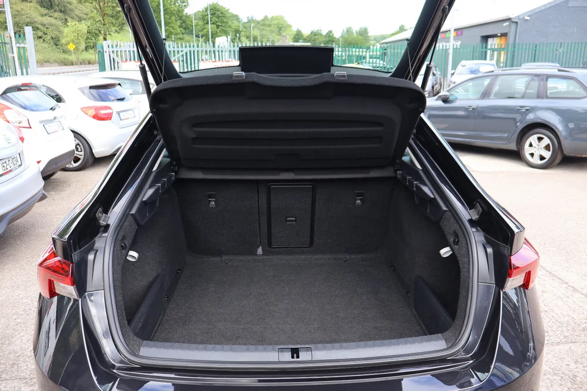 Skoda Octavia Saloon, Diesel, 2021, Black