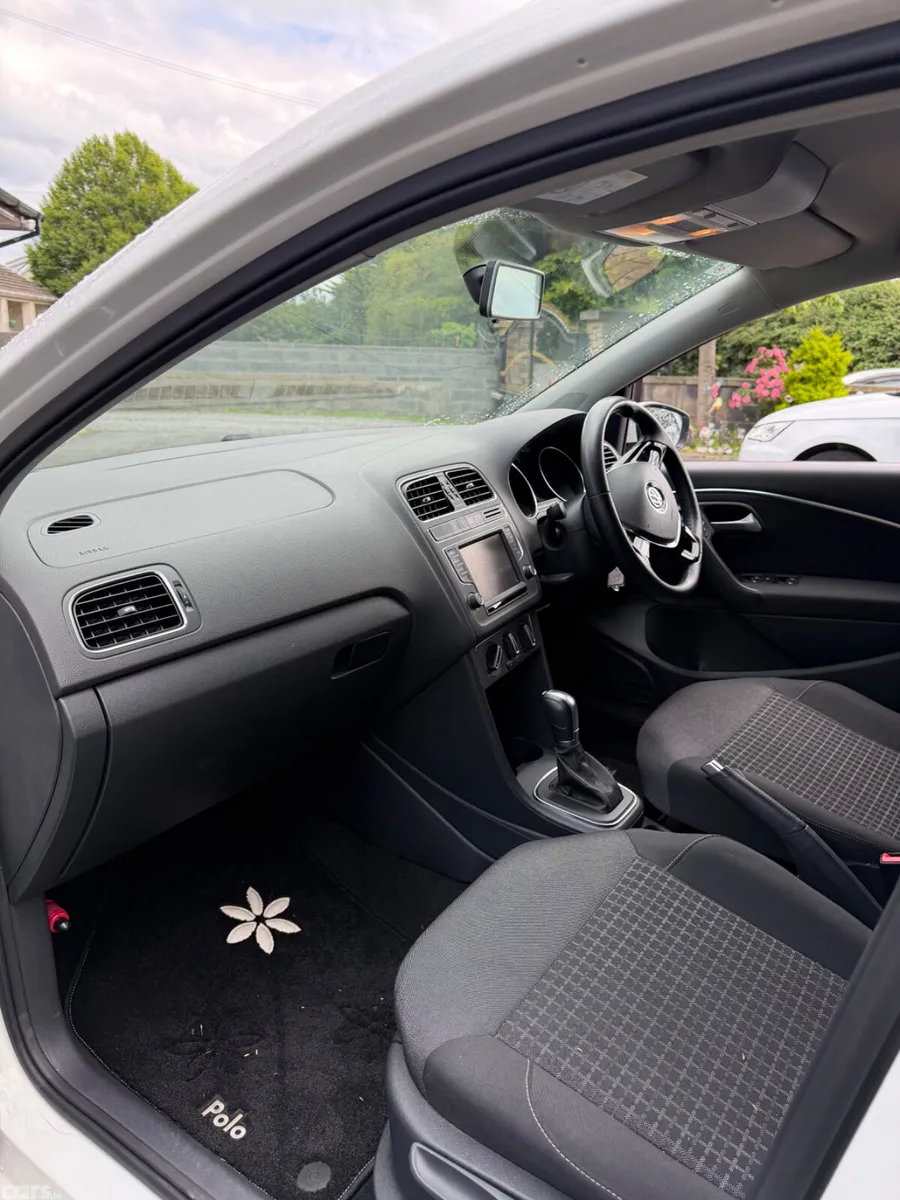 Volkswagen Polo Hatchback, Petrol, 2015, White