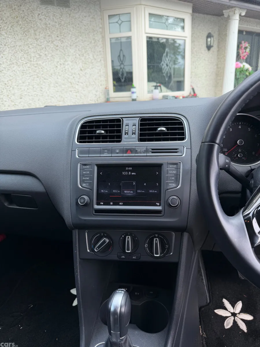 Volkswagen Polo Hatchback, Petrol, 2015, White