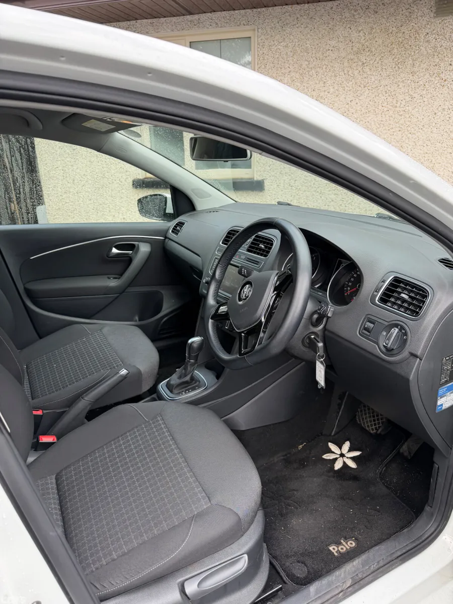 Volkswagen Polo Hatchback, Petrol, 2015, White