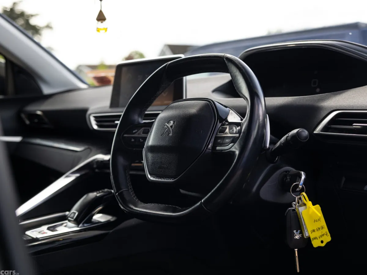 Peugeot 3008 MPV, Diesel, 2018, Grey