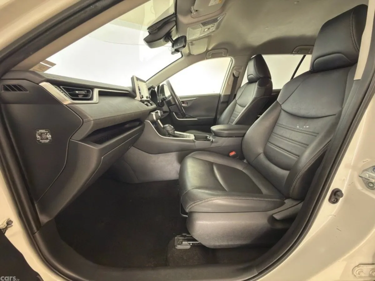 Toyota RAV4 SUV, Petrol Hybrid, 2022, White