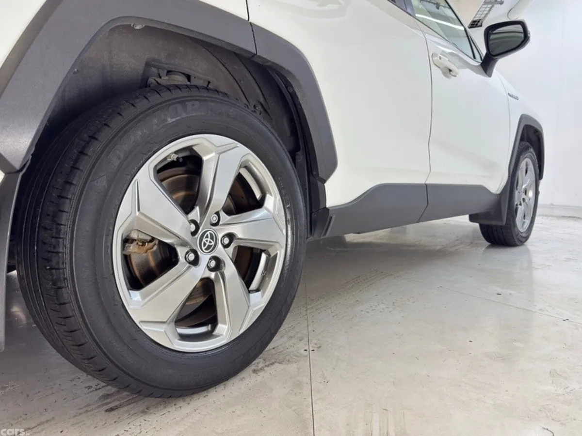 Toyota RAV4 SUV, Petrol Hybrid, 2022, White