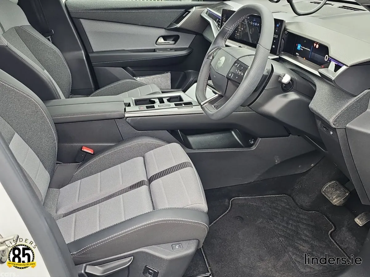 Opel Grandland SUV, Petrol Hybrid, 2026, White