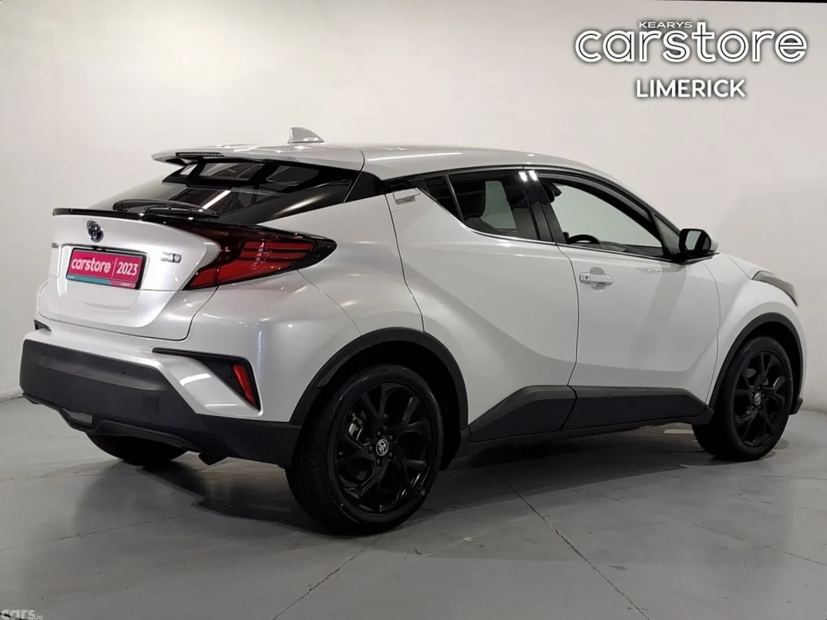 Toyota C-HR SUV, Petrol Hybrid, 2023, White