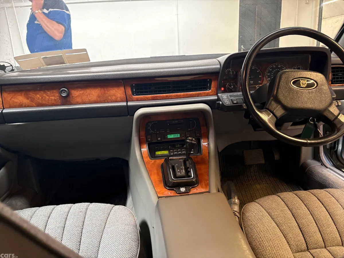 Jaguar XJ Saloon, Petrol, 1990, Blue