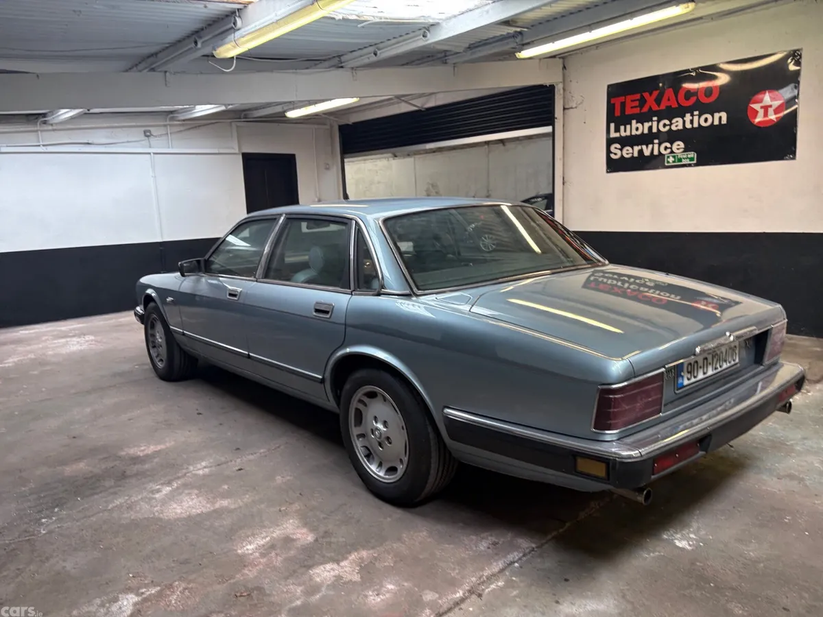Jaguar XJ Saloon, Petrol, 1990, Blue
