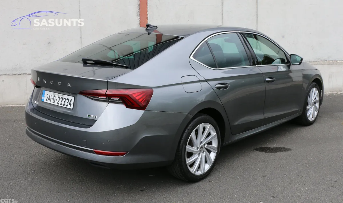 Skoda Octavia Saloon, Petrol Hybrid, 2024, Grey