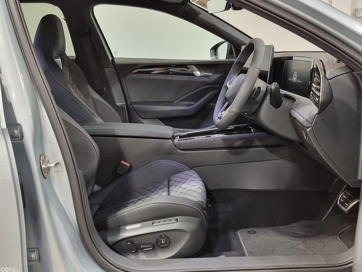 Volkswagen Passat Estate, Diesel, 2026, Silver