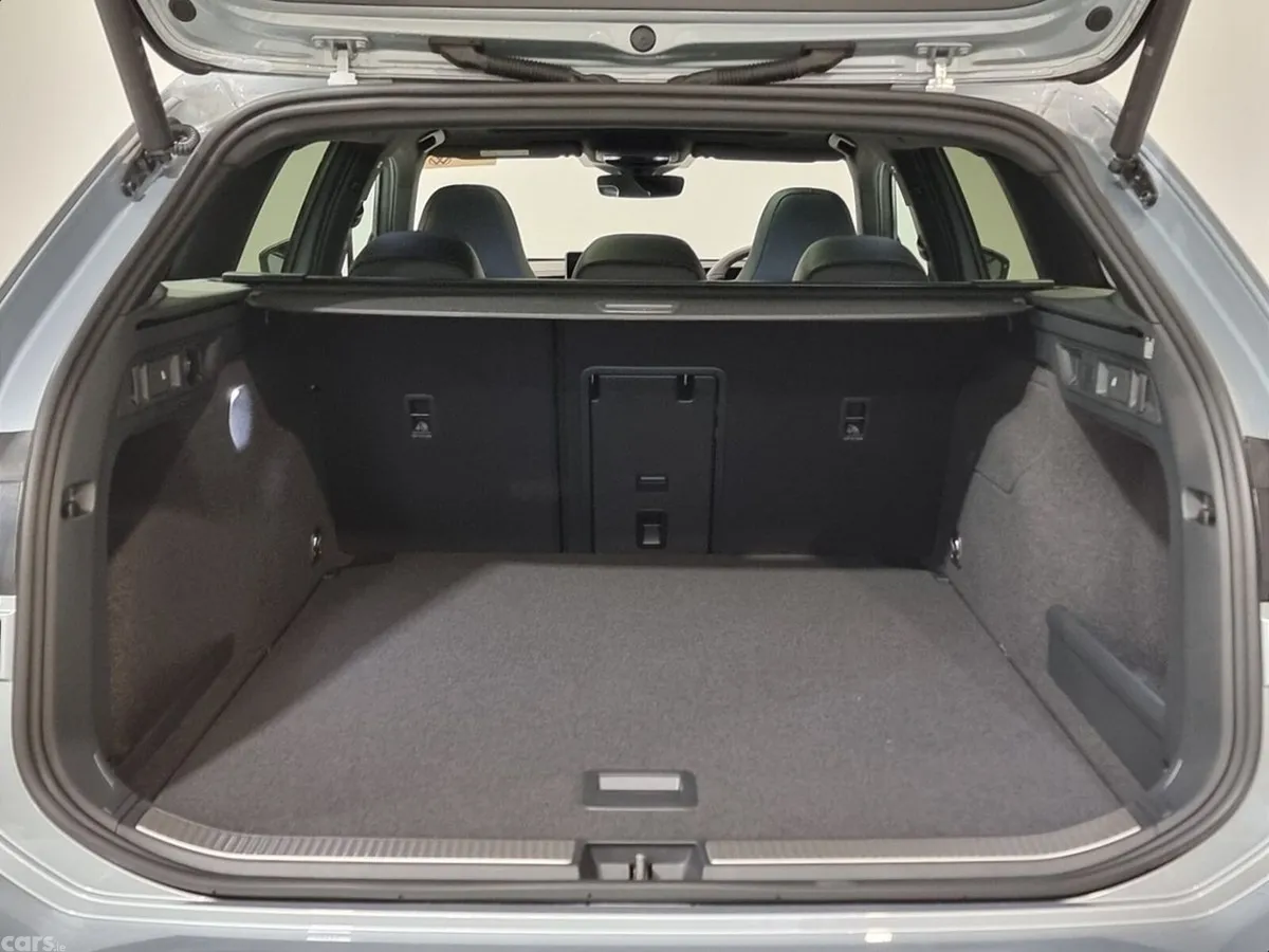 Volkswagen Passat Estate, Diesel, 2026, Silver