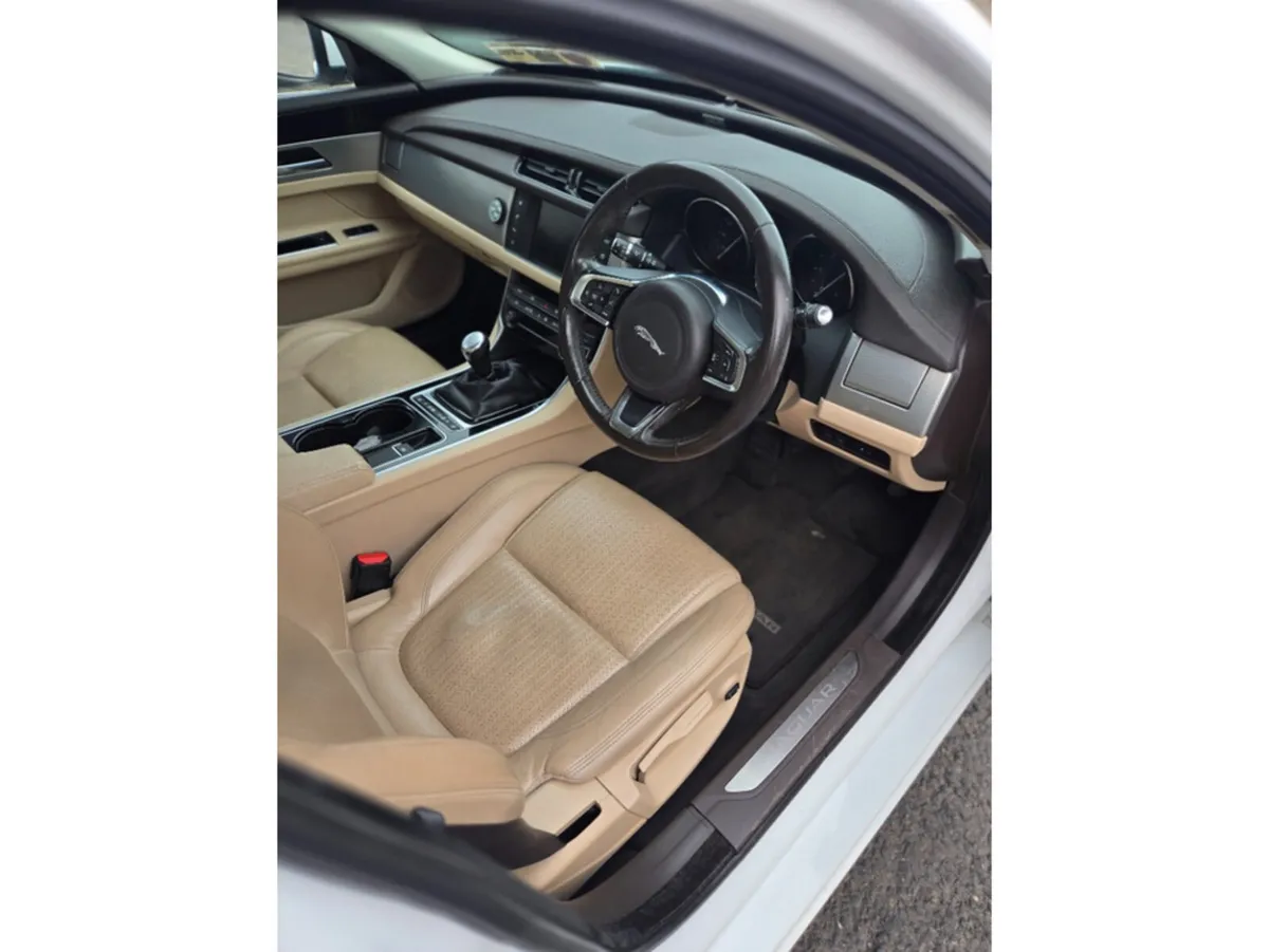 Jaguar XF Saloon, Diesel, 2017, White