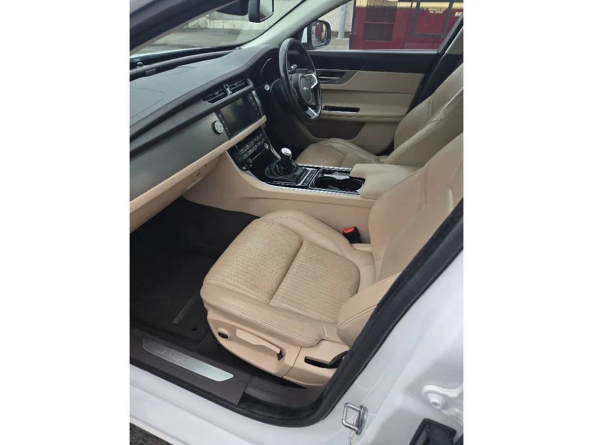 Jaguar XF Saloon, Diesel, 2017, White