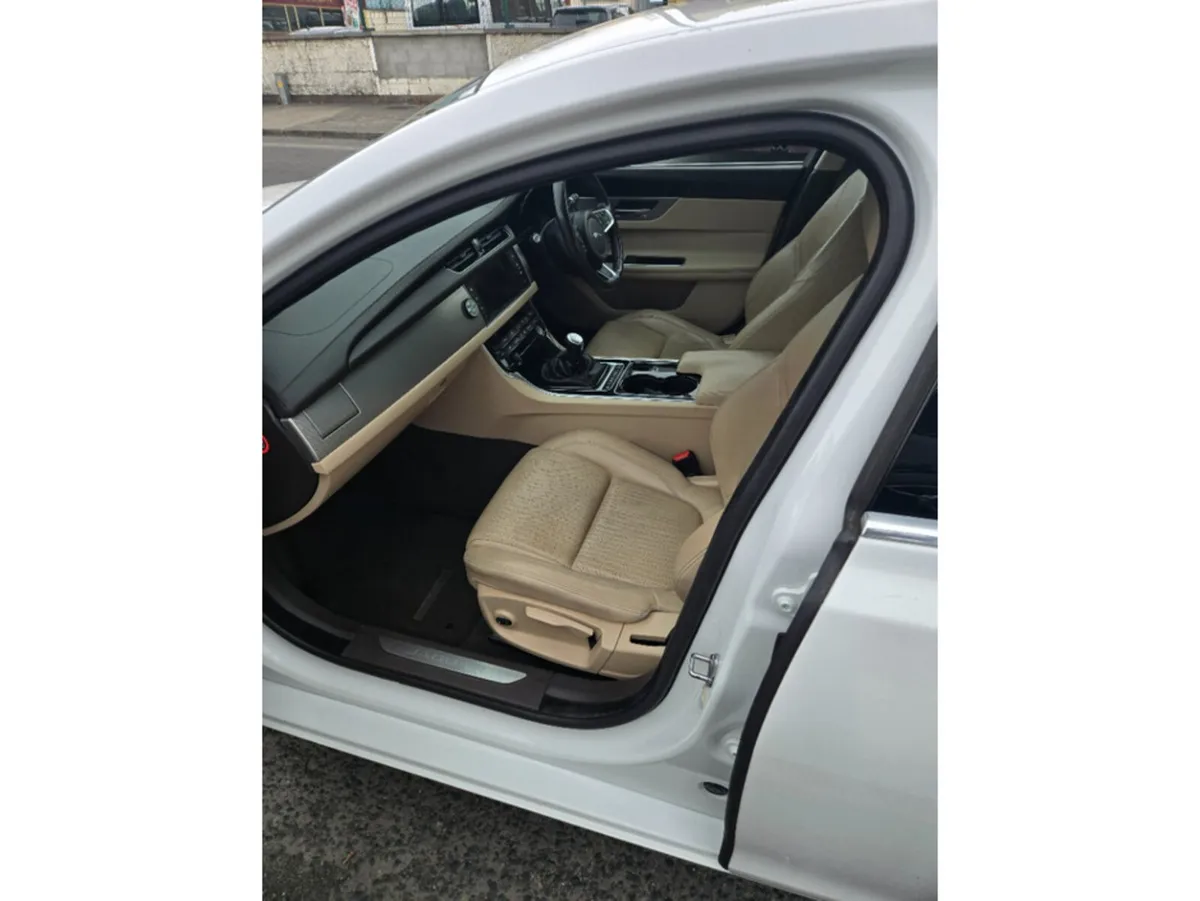 Jaguar XF Saloon, Diesel, 2017, White