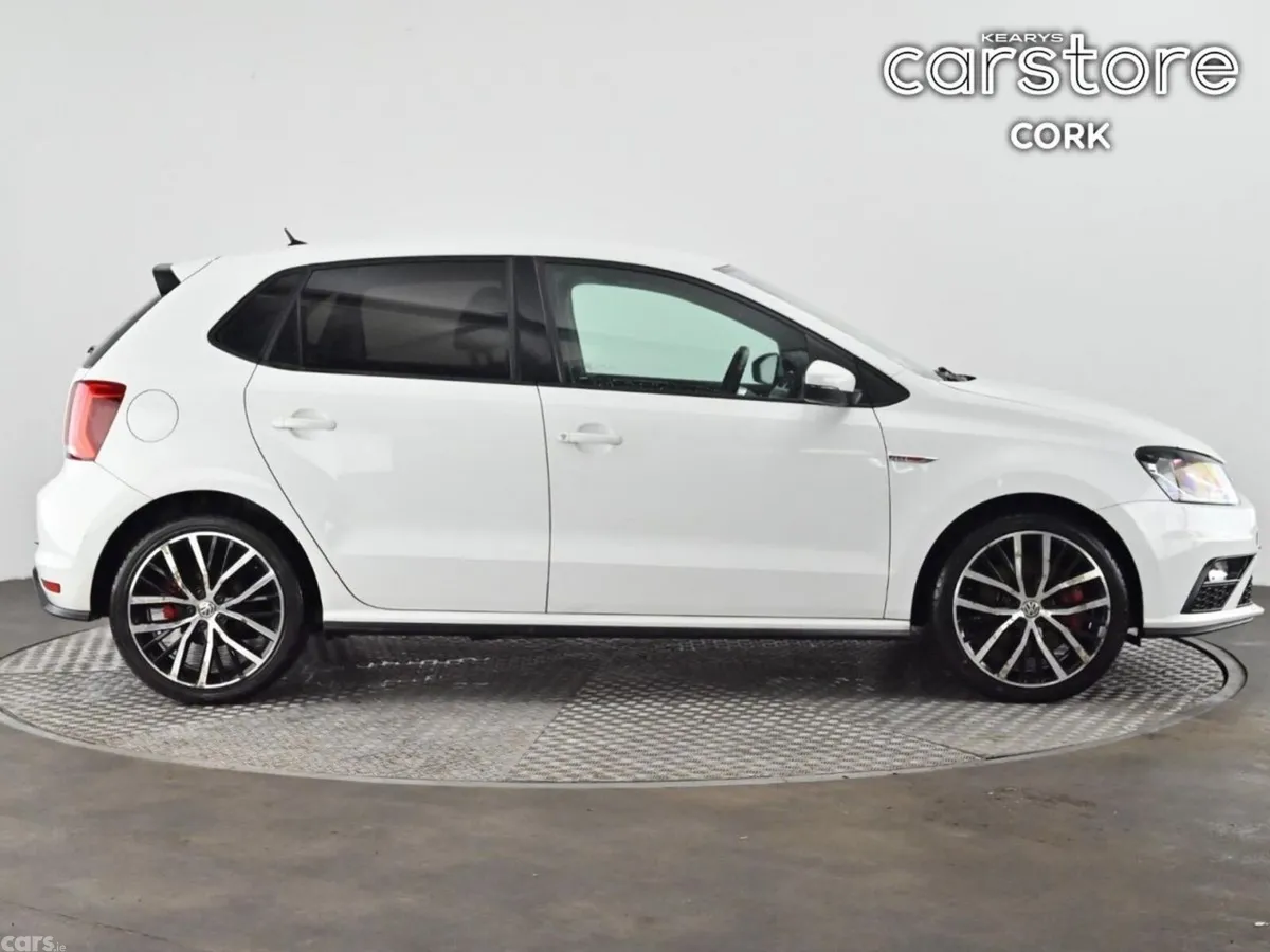 Volkswagen Polo Hatchback, Petrol, 2016, White