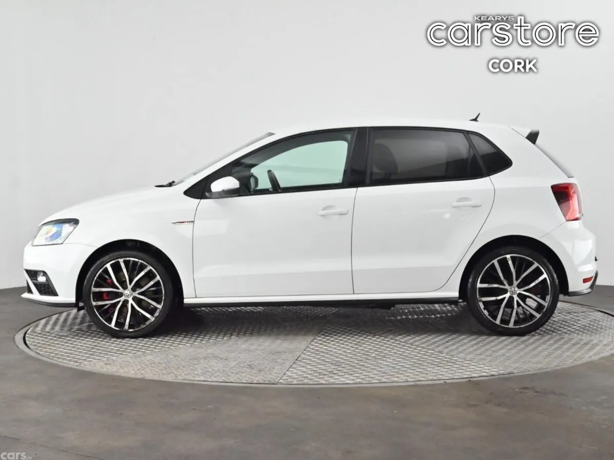 Volkswagen Polo Hatchback, Petrol, 2016, White