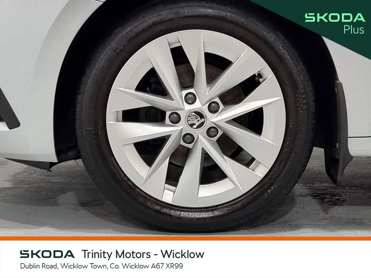 Skoda Octavia Saloon, Petrol, 2022, Silver
