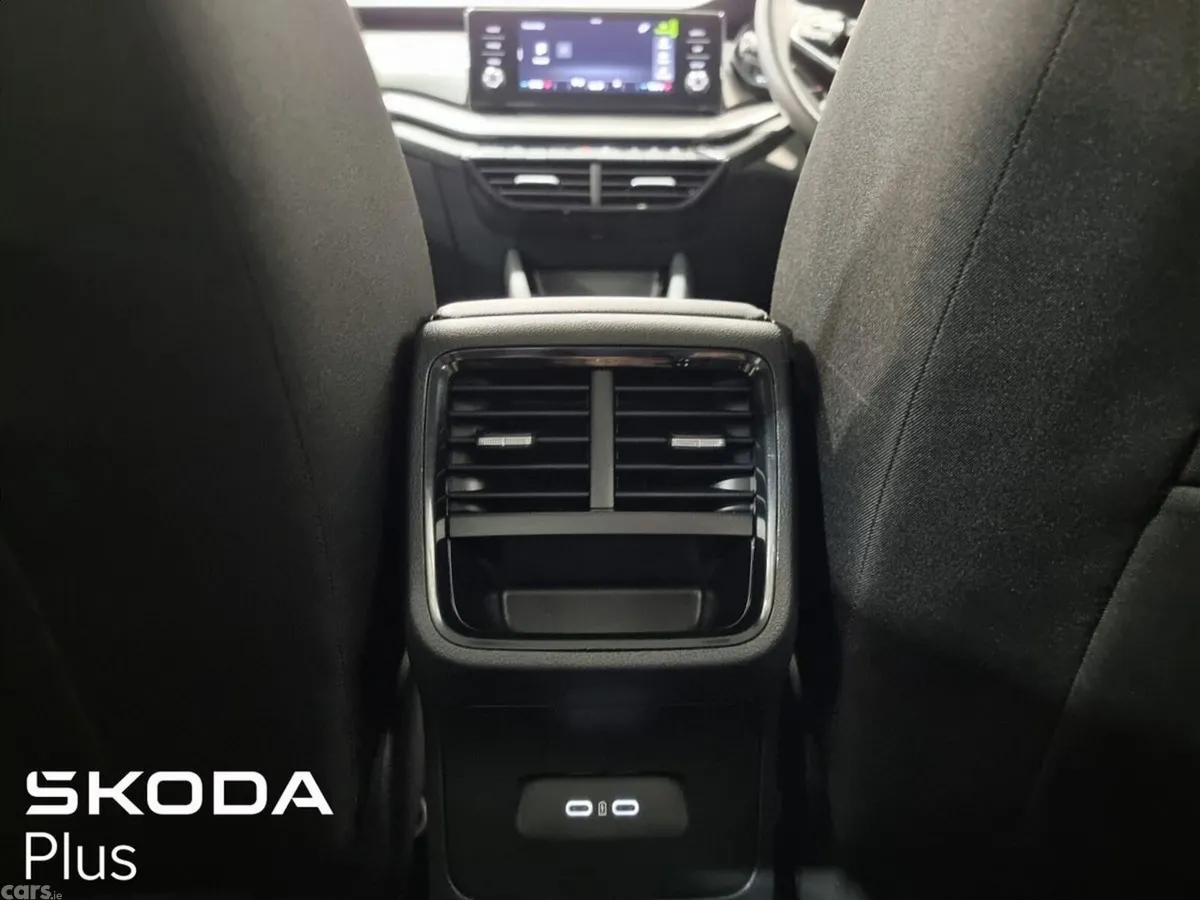 Skoda Octavia Saloon, Petrol, 2022, Silver