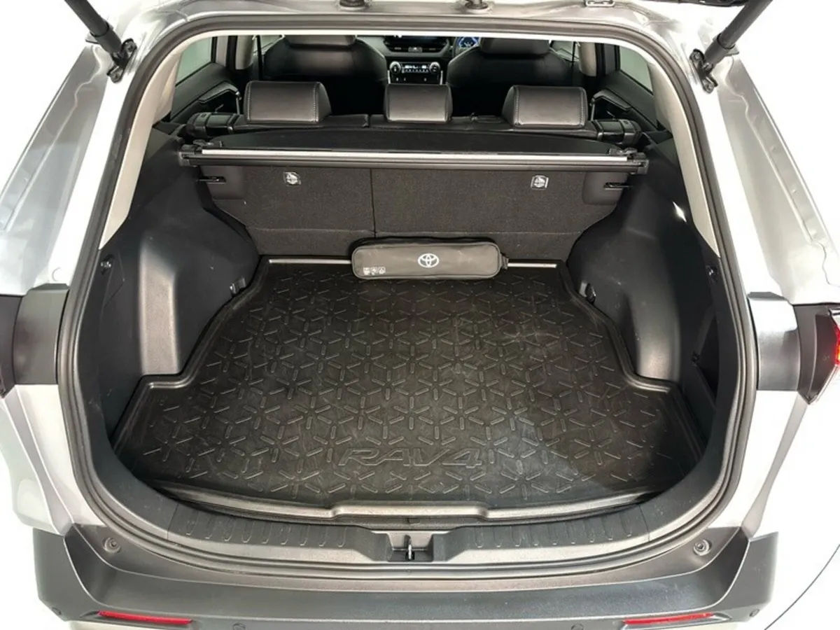 Toyota RAV4 SUV, Petrol Hybrid, 2024, Silver