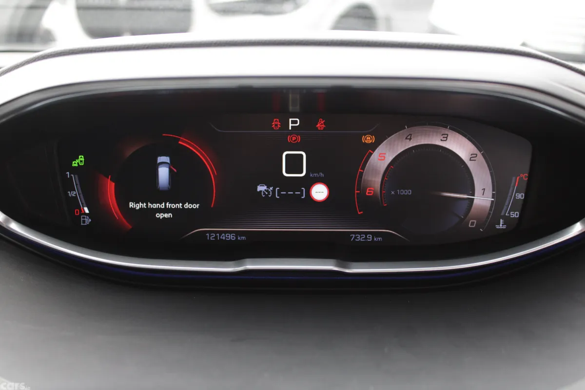 Peugeot 5008 MPV, Diesel, 2018, Grey