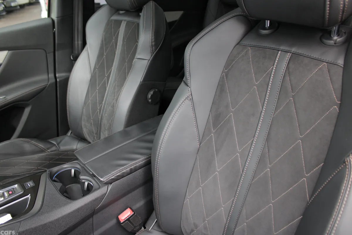 Peugeot 5008 MPV, Diesel, 2018, Grey